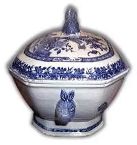 A Qianlong Chinese Export tureen, circa 1760.