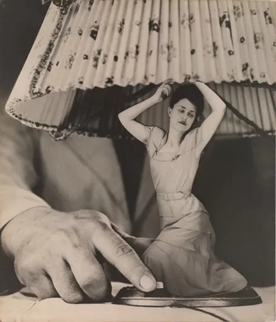 Sueño No. 1: Articulos eléctricos para el hogar / Dream No. 1: Electrical Appliances for the Home (Grete Stern, 1948)