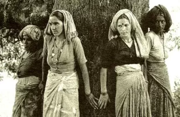 Chipko movement women protecting trees from logging