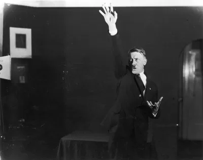 Hitler public speaking, Heinrich Hoffman