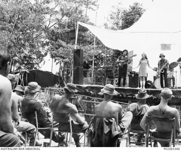 Little Pattie performs for troops on Vietnam