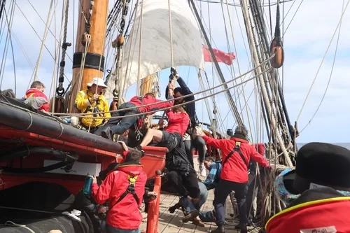 Crew aboard HMB Endeavour © 2019 Mark Anning photo