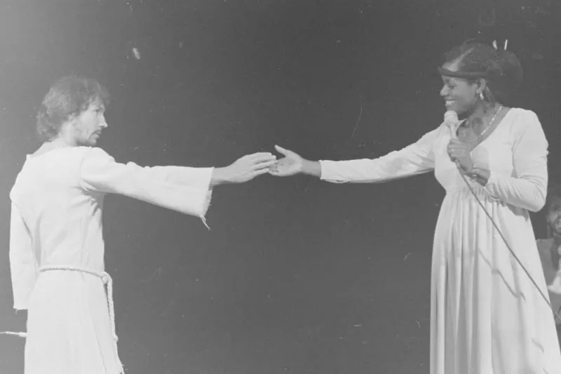 Trevor White & Marcia Hines, Jesus Christ Superstar, 1982, St George Leagues Club.
© Mark Anning photo 1982-2023