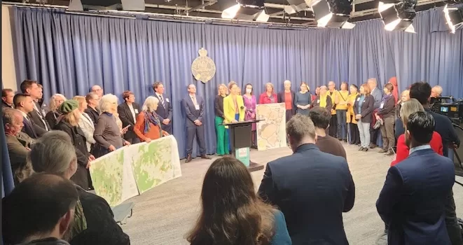 State politicians who spoke in support of the GKNAPG at the press conference in NSW Parliament House included Sue Higginson MLC (Greens), Michael Regan MLA (independent), Alex Greenwich MLA (independent), Emma Hurst MLC (Animal Justice Party) and Judy Hannan MLA (independent). 