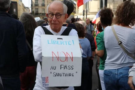 Covid protest in Paris © 2021 Mark Anning photo