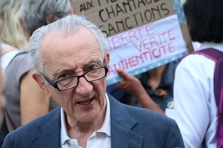 Covid protest in Paris © 2021 Mark Anning photo