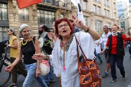 Covid protest in Paris © 2021 Mark Anning photo