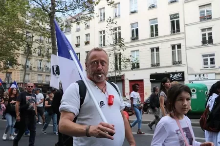 Covid protest in Paris © 2021 Mark Anning photo