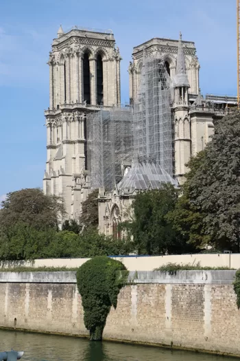 Notre Dame de Paris © Mark Anning photo 2022