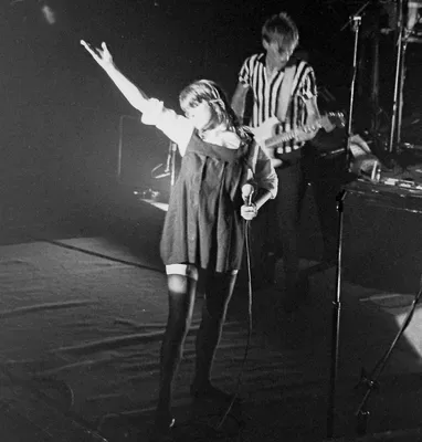Chrissie Amphlett sings during a performance by Divinyls at Selinas, Coogee Bay © 1983 Mark Anning photo