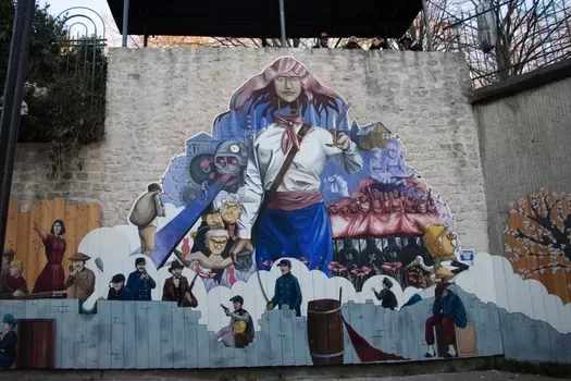 Mural in Belleville of the Paris Commune © Mark Anning photo 2021