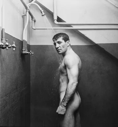 Stanley Kubrick, Rocky Graziano showering, 1949-1950.
