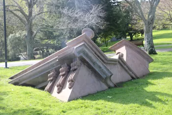 John Radford sculptor in Auckland, New Zealand