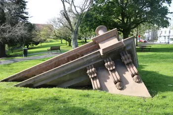 John Radford sculptor in Auckland, New Zealand