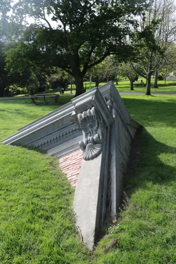 John Radford sculptor in Auckland, New Zealand