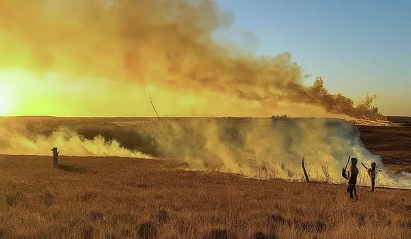 Indigenous Australians managing bushfires