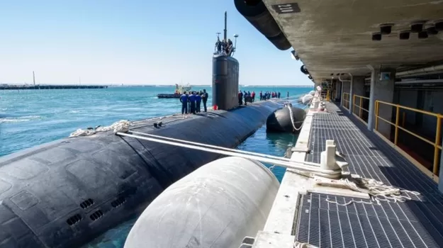 USS Annapolis (SSN 760), a Los Angeles class fast-attack submarine arrives at HMAS Stirling