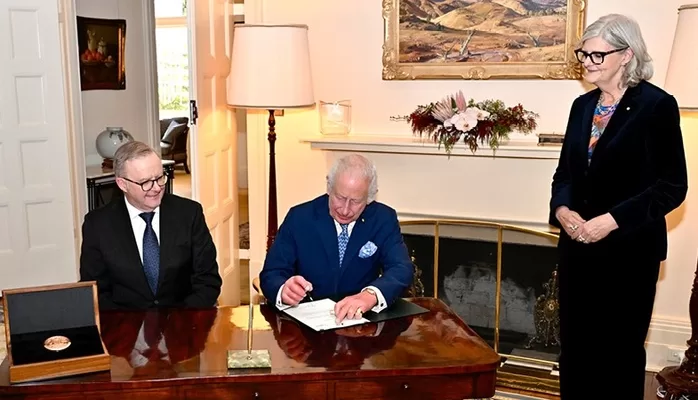 His Majesty King Charles III was joined by the Governor‑General of Australia and the Prime Minister to authorise the use of the new Great Seal of Australia.